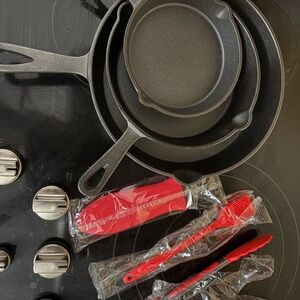 Brand New 3 piece Black Cast Iron Skillet Set